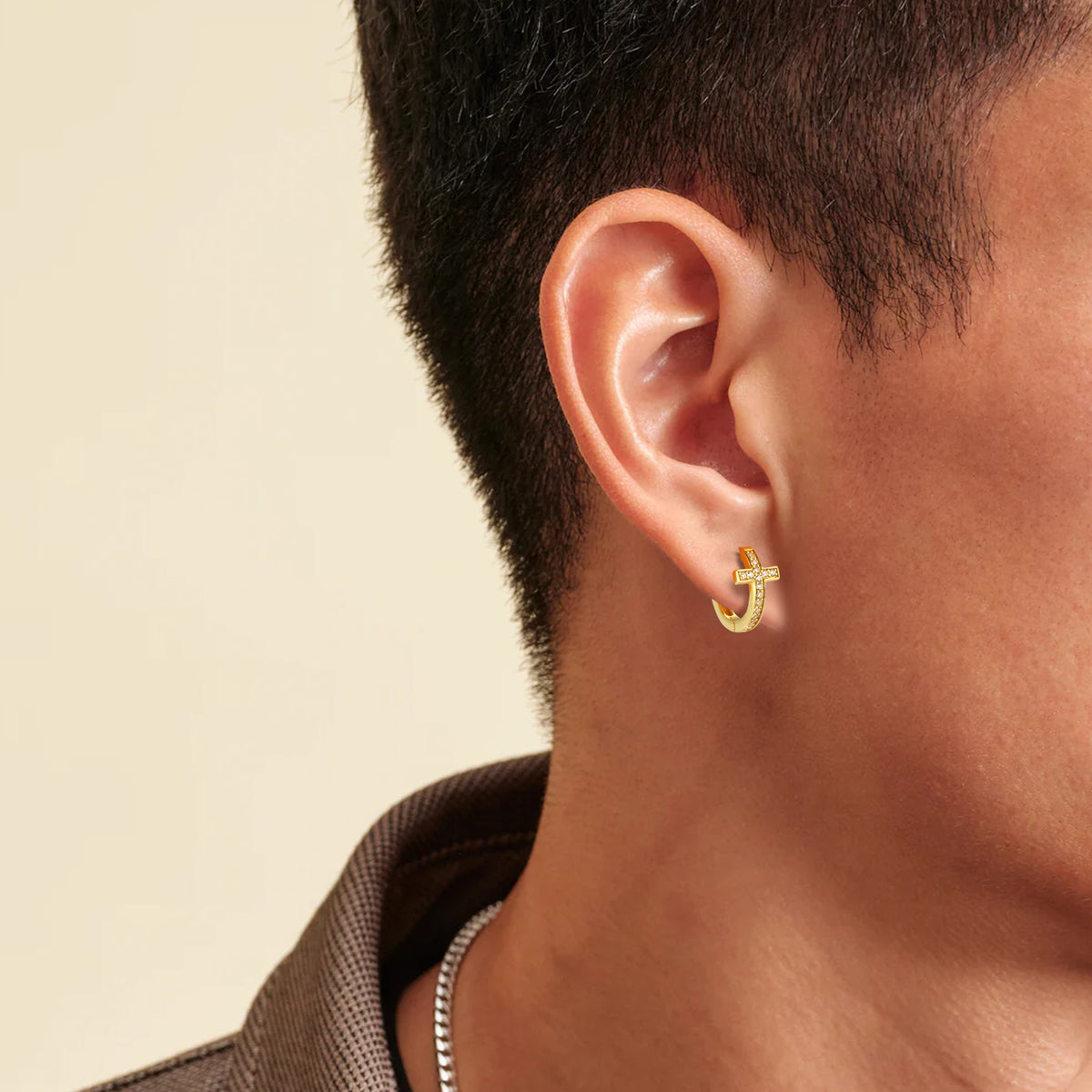 KRKC&CO Gold Hoop Earrings for Men, Sterling Silver Cross Earrings, Dangle  Earrings, Hypoallergenic Urban Street-wear 15mm Round Gold Hoop Hinged