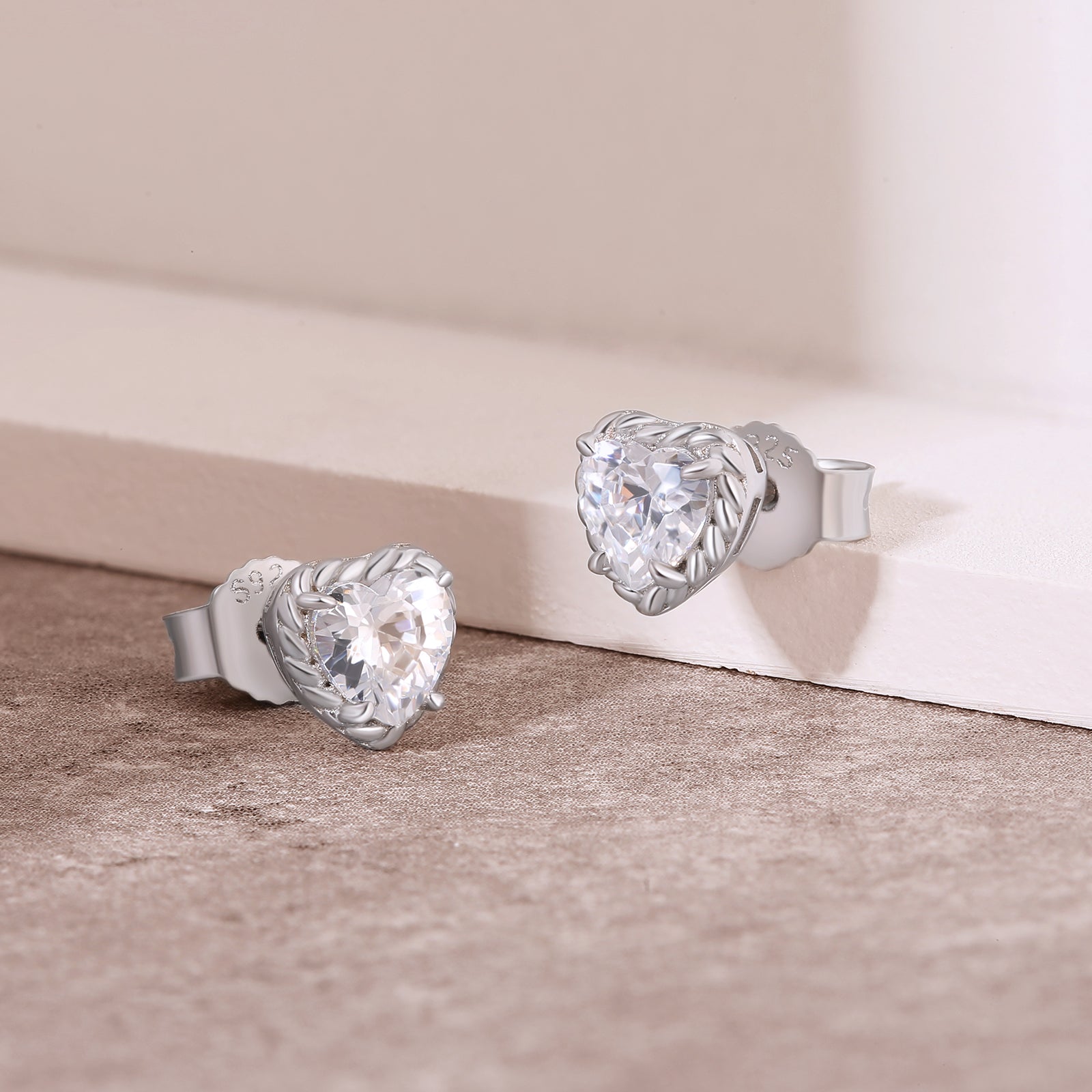 Twisted Heart-shaped Stud Earrings CZ Stone for Men and Women in 14K Gold / White Gold